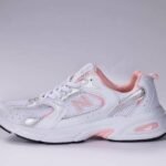 NEW BALANCE 530 Sneakers